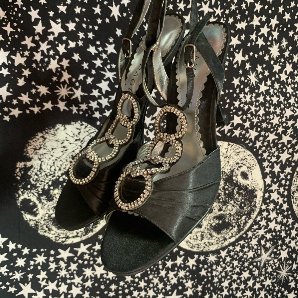 Rampage Black and Silver Elegant Formal Heels